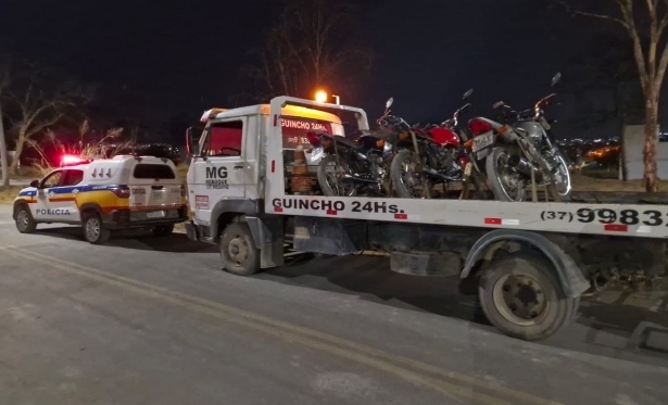 PM APREENDE TRS MOTOCICLETAS DURANTE OPERAO DE TRNSITO EM ARCOS