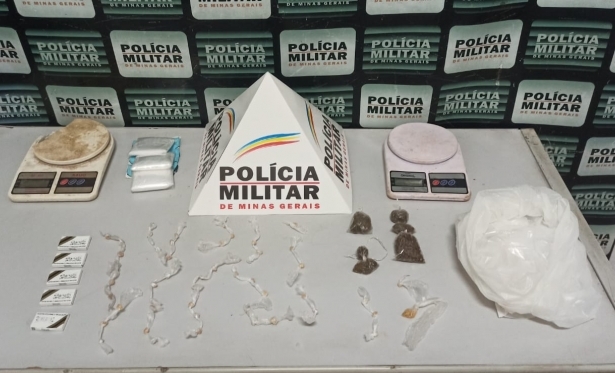 PAR DE MINAS: HOMENS SO PRESOS COM 56 PEDRAS DE CRACK E SEIS BUCHAS DE MACONHA