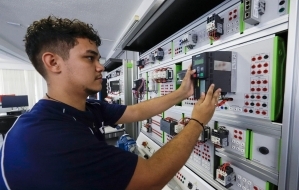 ESTUDANTES TM DOIS DIAS PARA CONFIRMAR MATRCULA NAS VAGAS REMANESCENTES DO TRILHAS DE FUTURO