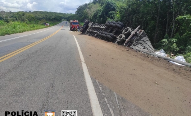 CAMINHONEIRO MORRE EM ACIDENTE NA BR-494 EM ITAPECERICA