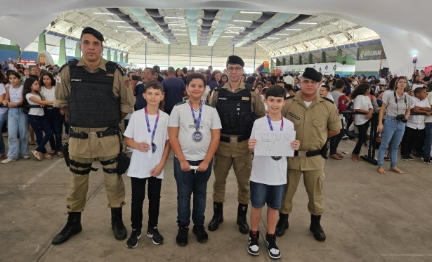 60 BATALHO REALIZA FORMATURA DE 2.500 ALUNOS DO PROERD EM NOVA SERRANA