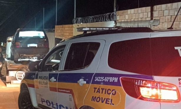 VECULO FURTADO  ENCONTRADO COM DROGAS EM NOVA SERRANA